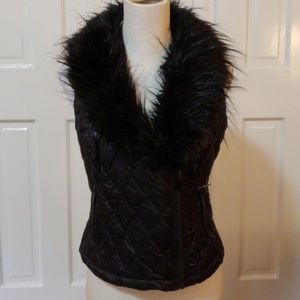 Cache sleeveless vest